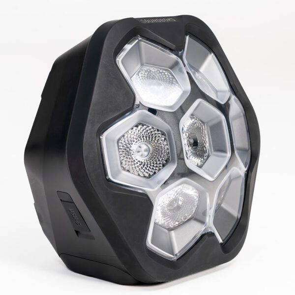 Soundboks Lightboks - Ljudstyrd och batteridriven 7 x 12 W RGBW-LED med partyeffekt