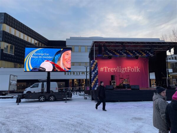 Amtech LED screen trailer Small - 4,5m x 2,5m